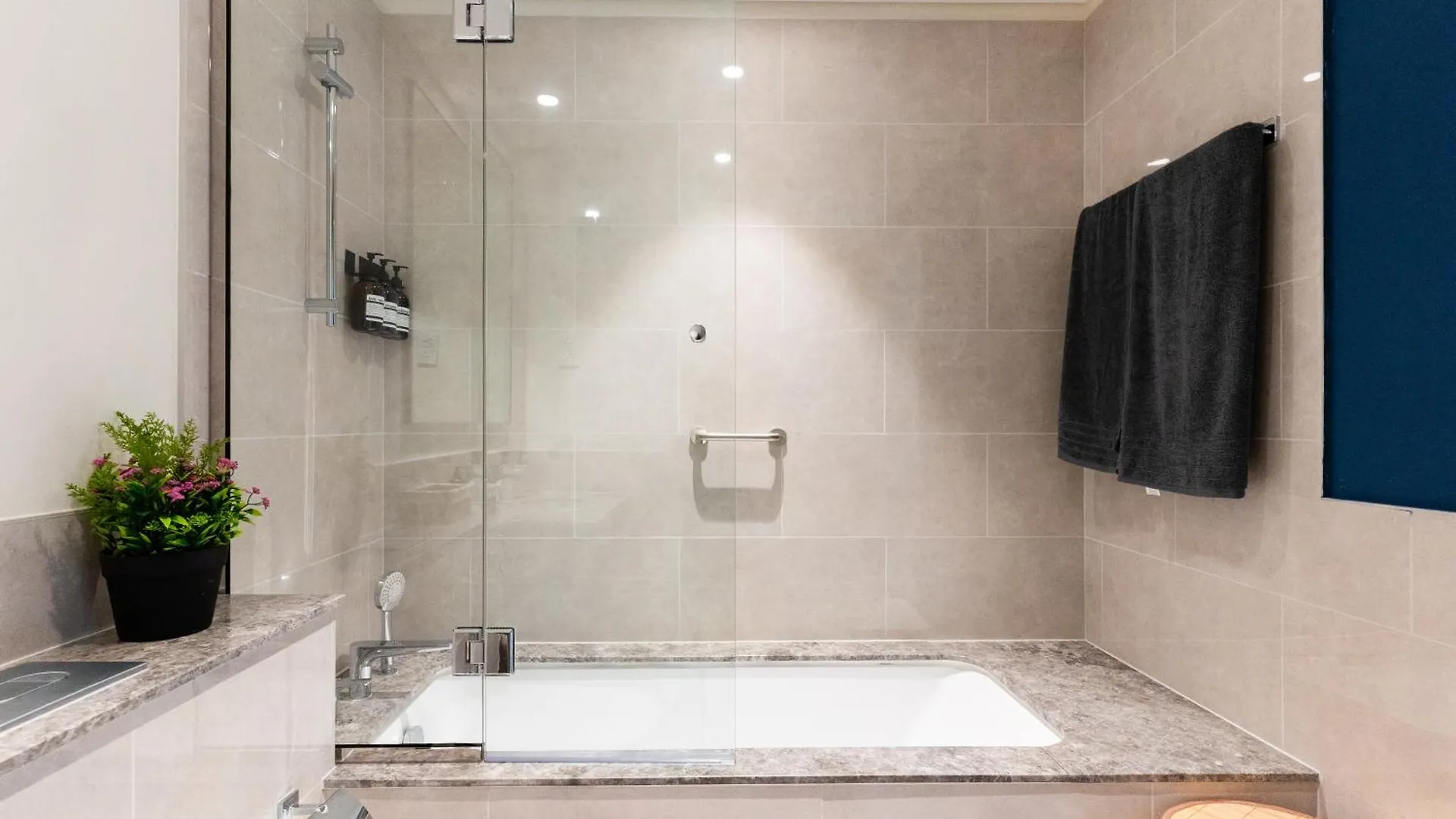 Luxury Downtown Apartment 5Mins Walk To Burj Khalifa Dubai 0*,